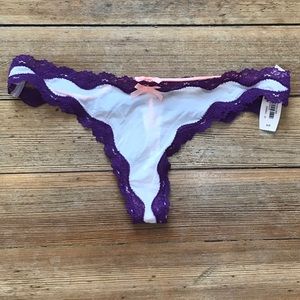Victoria’s Secret Bow Thong//NWT